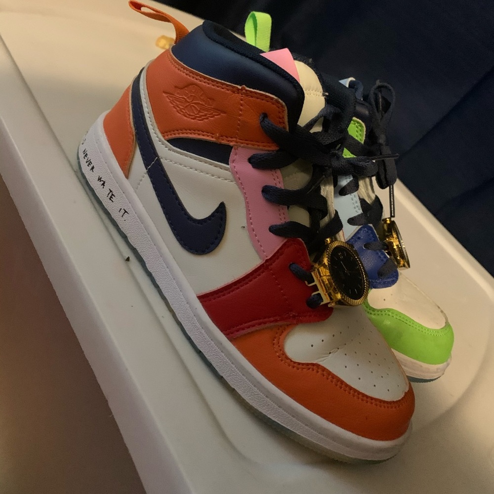 Kids sneakers